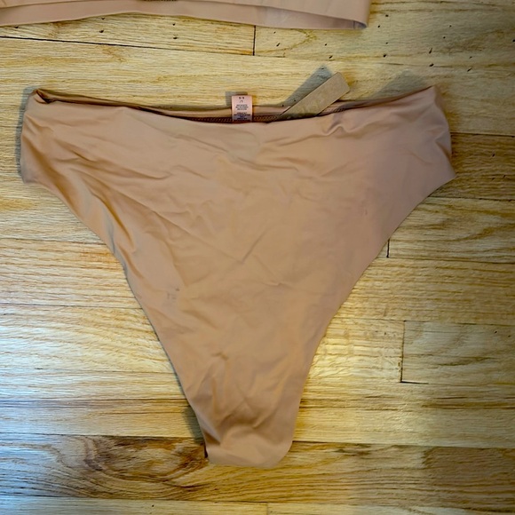 Two piece Skims Swimsuit - Picture 11 of 12